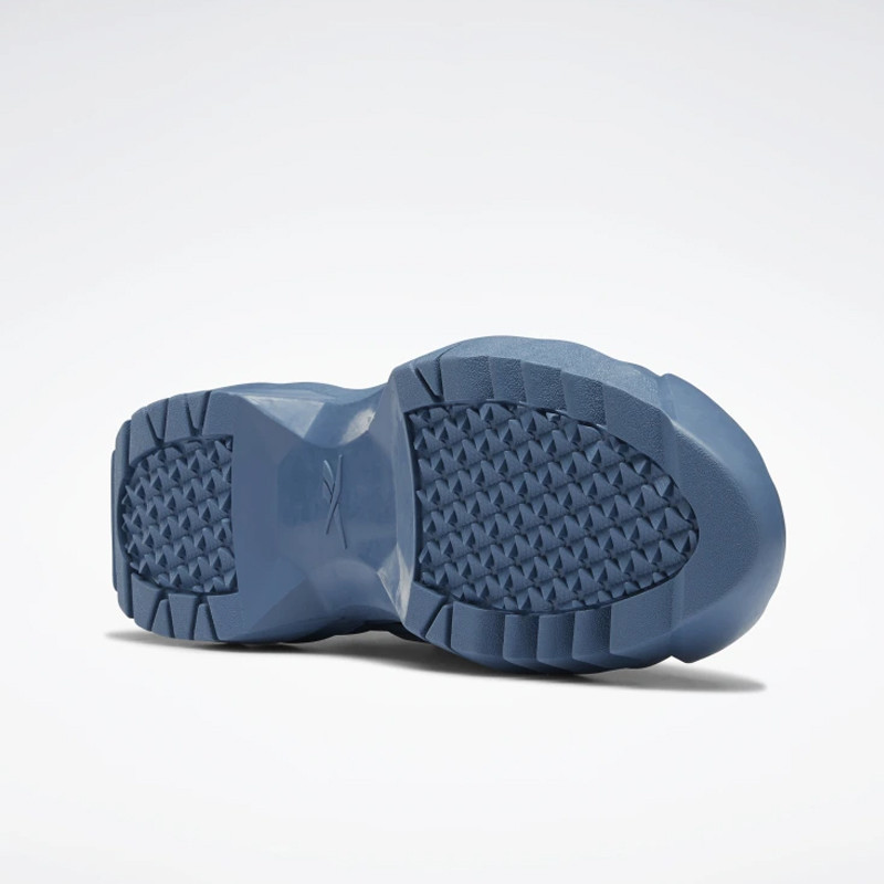 SEPATU SNEAKERS REEBOK Wmns Cardi B Club C V2