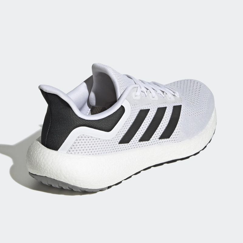 SEPATU LARI ADIDAS PUREBOOST 22