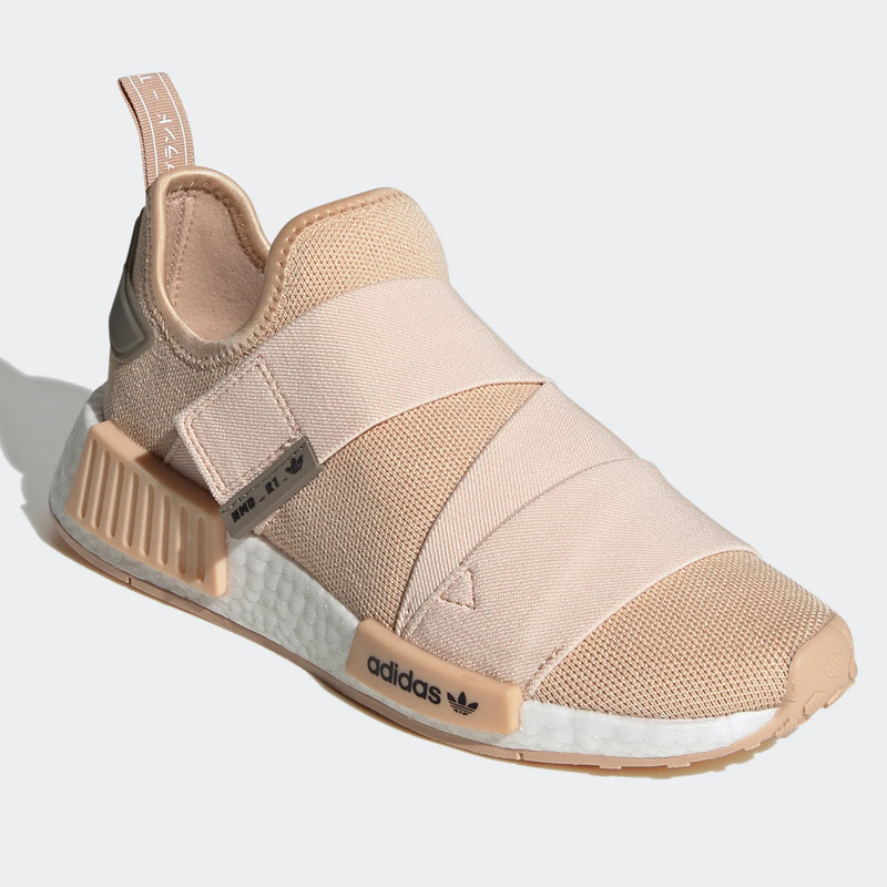 SEPATU SNEAKERS ADIDAS Wmns NMD_R1 STRAP