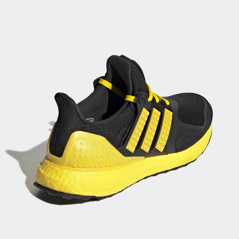 SEPATU LARI ADIDAS ULTRABOOST DNA X LEGO COLORS KIDS