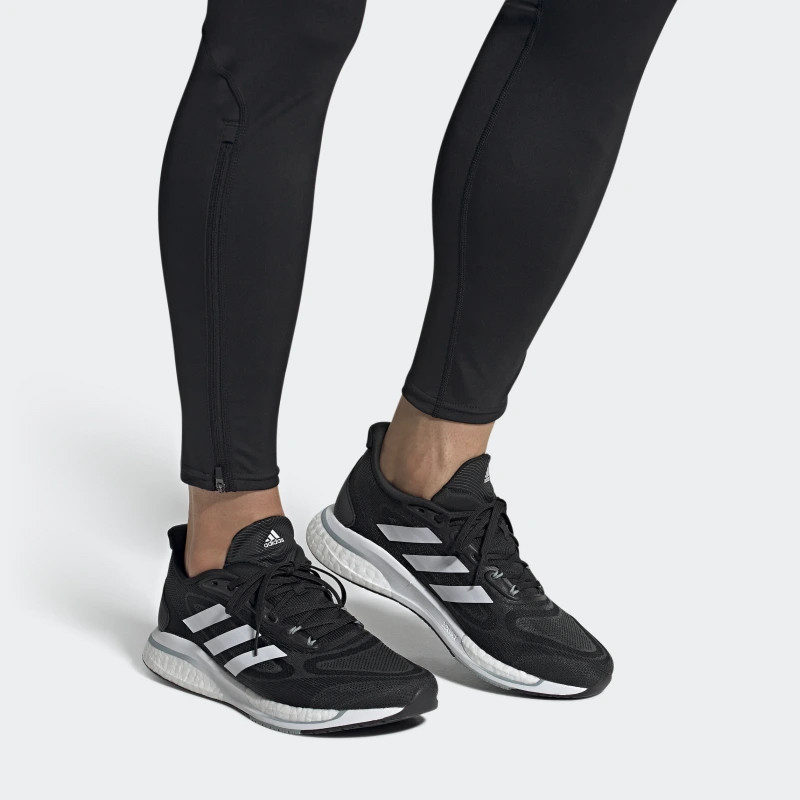 SEPATU LARI ADIDAS SUPERNOVA PLUS