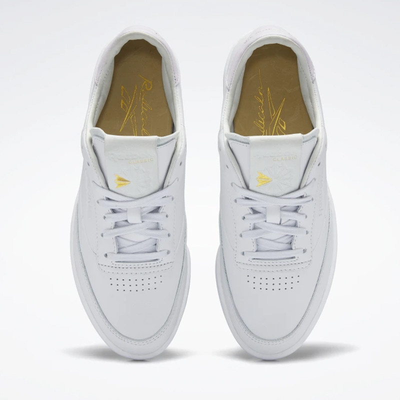 SEPATU SNEAKERS REEBOK wmns Club C Clean