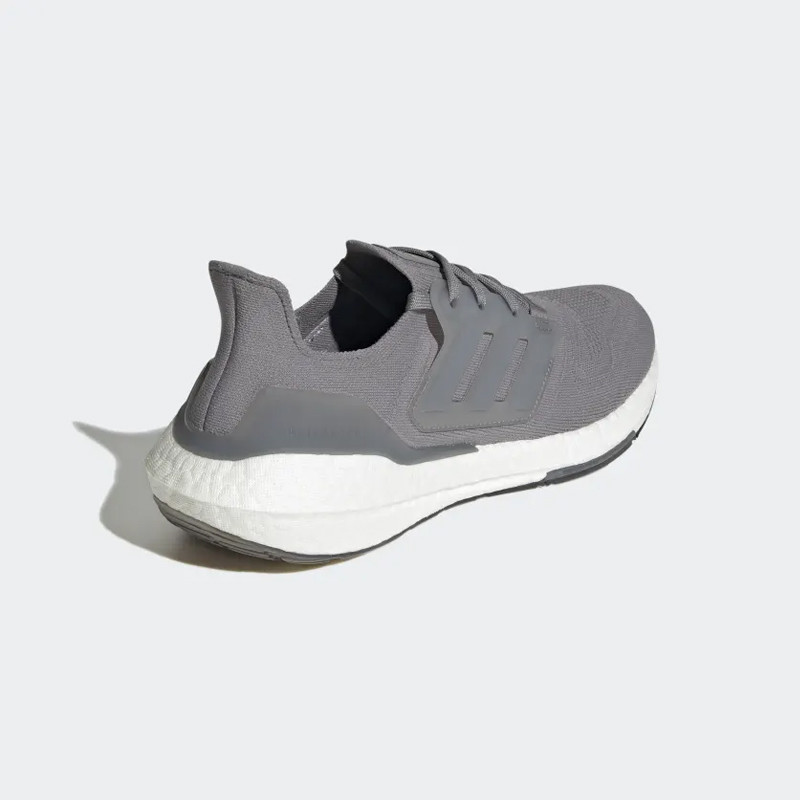 SEPATU LARI ADIDAS ULTRABOOST 22