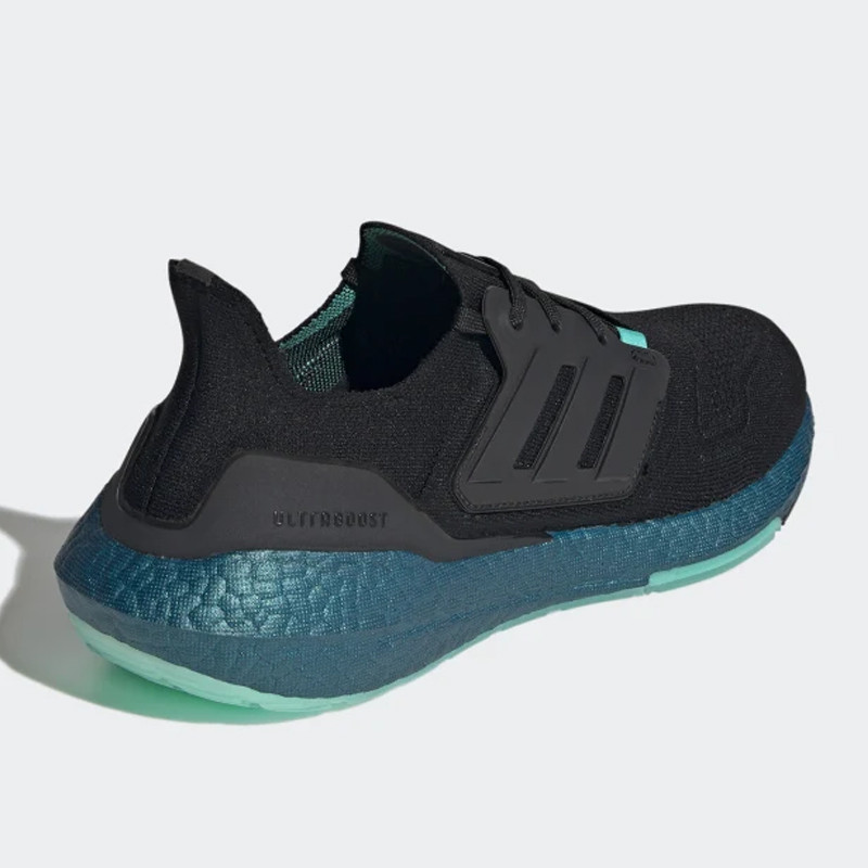 SEPATU LARI ADIDAS ULTRABOOST 22