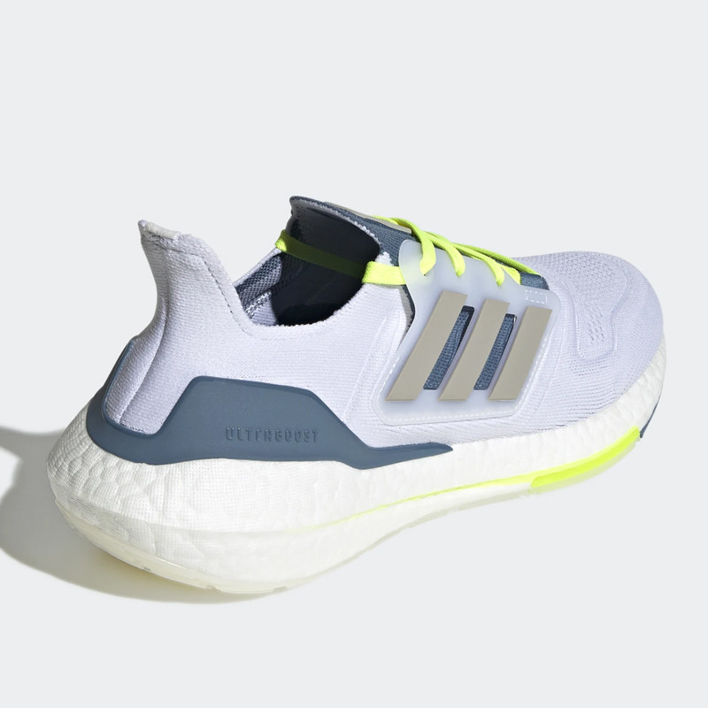 SEPATU LARI ADIDAS Ultraboost 22