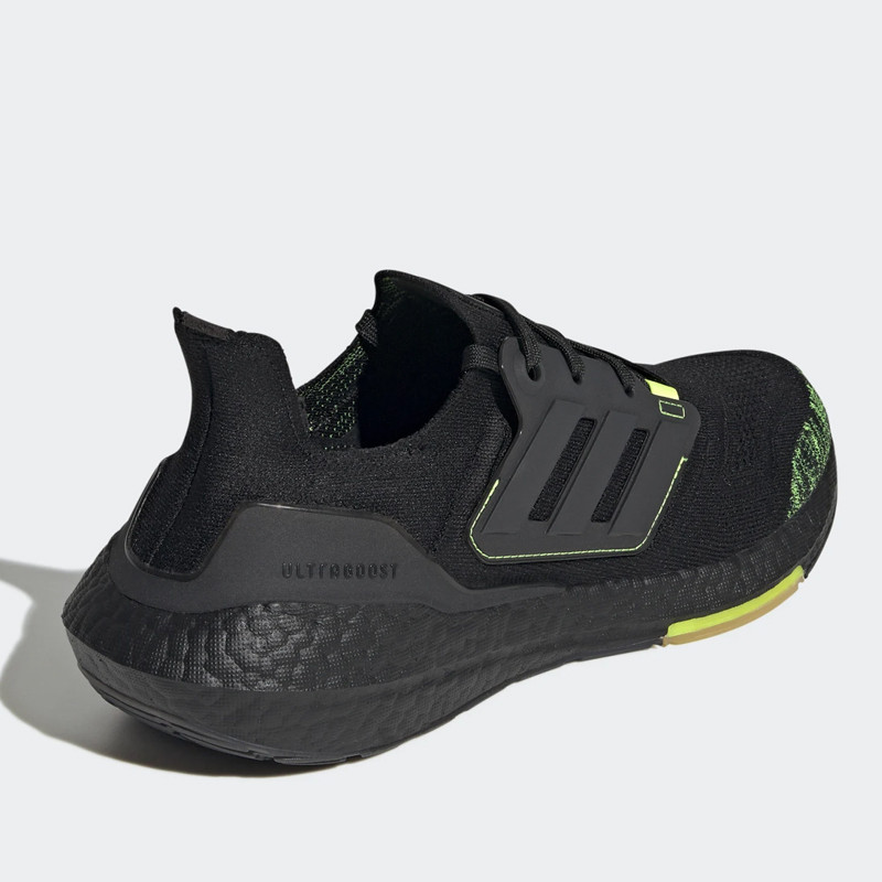 SEPATU LARI ADIDAS Ultraboost 22