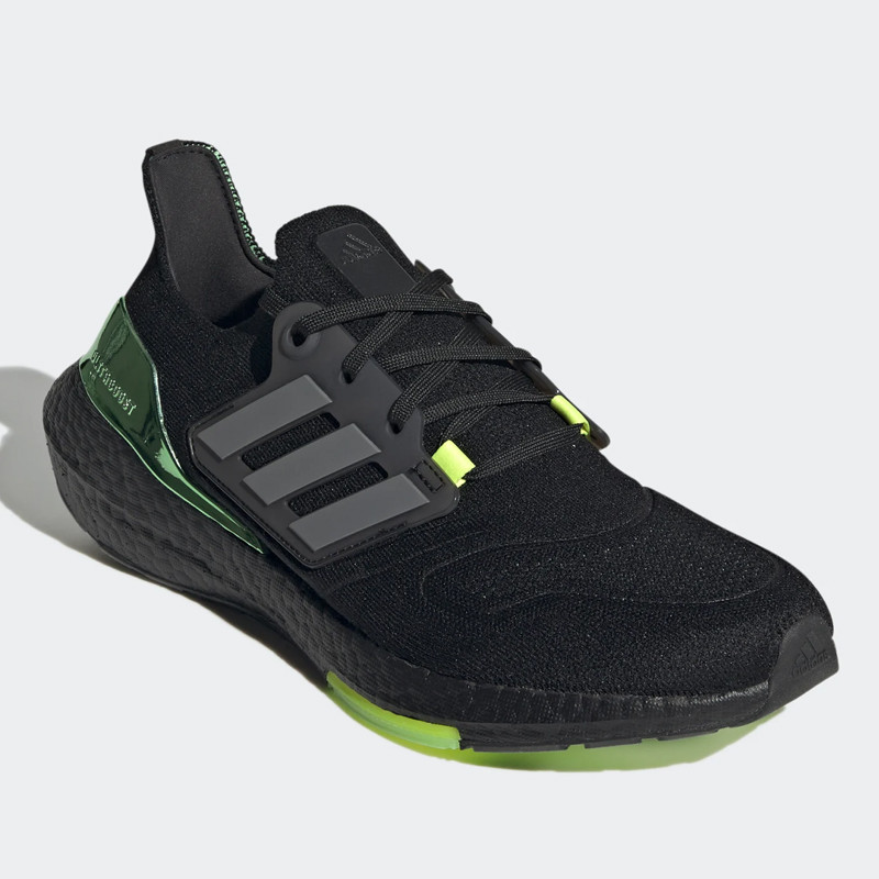 SEPATU LARI ADIDAS Ultraboost 22