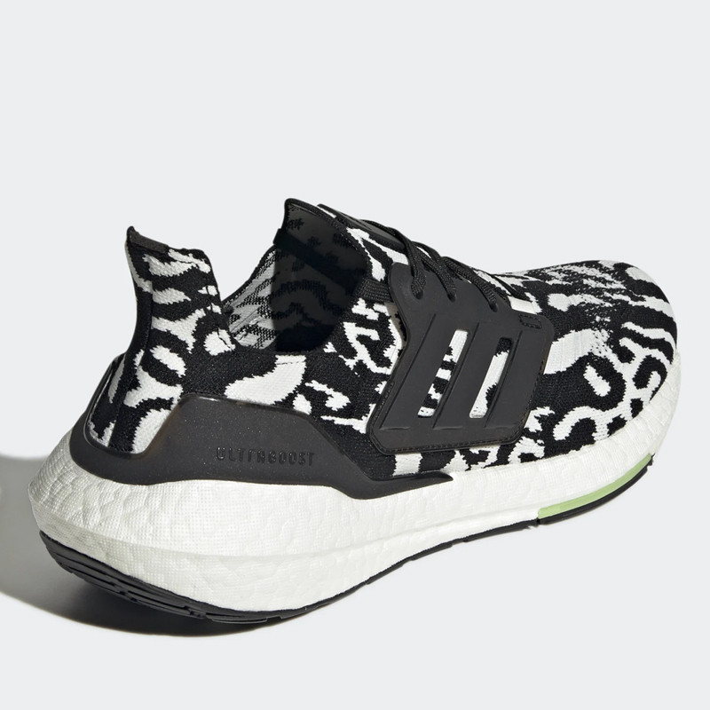 SEPATU LARI ADIDAS ULTRABOOST 22
