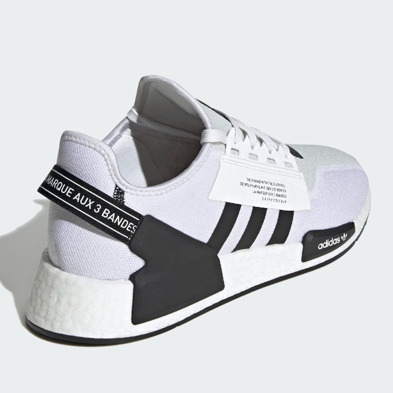 SEPATU SNEAKERS ADIDAS nmd_r1 v2