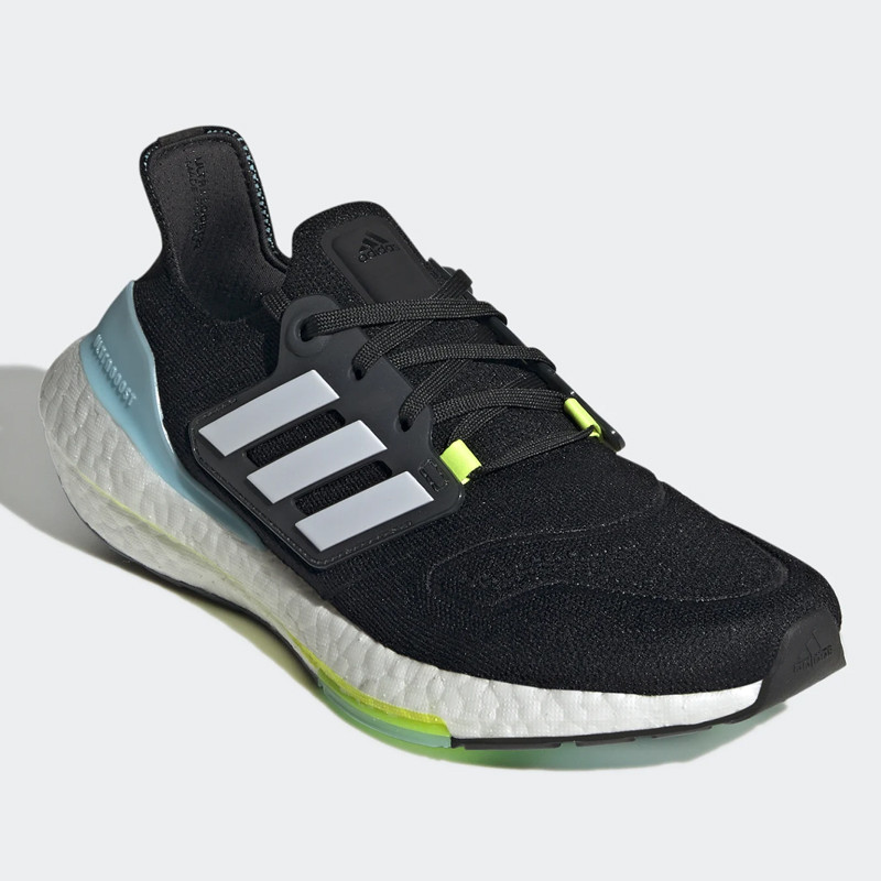 SEPATU LARI ADIDAS Wmns Ultraboost 22