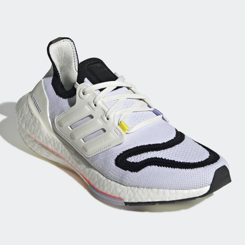 SEPATU LARI ADIDAS Wmns ULTRABOOST 22
