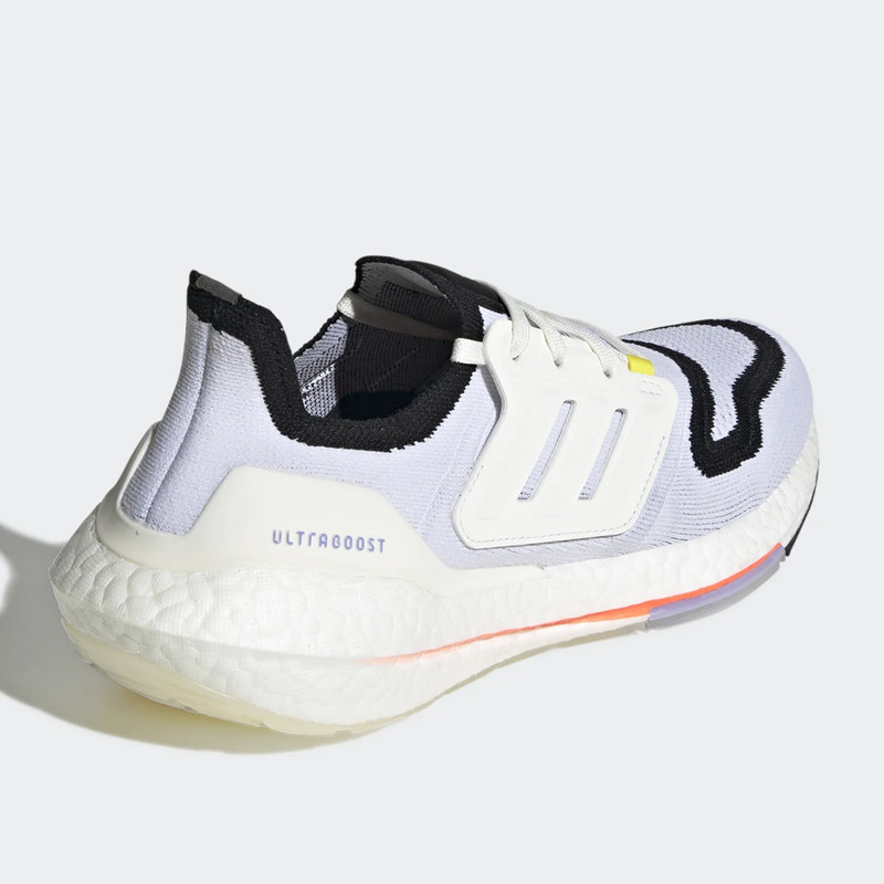SEPATU LARI ADIDAS Wmns ULTRABOOST 22