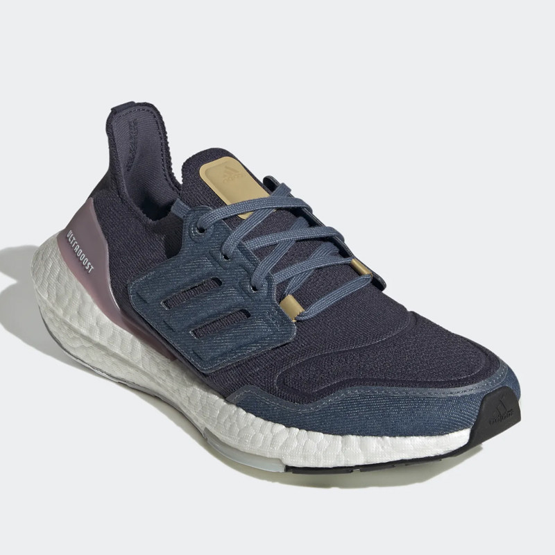SEPATU LARI ADIDAS Wmns ULTRABOOST 22
