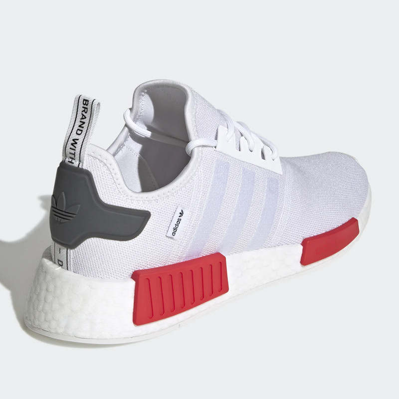SEPATU SNEAKERS ADIDAS NMD_R1