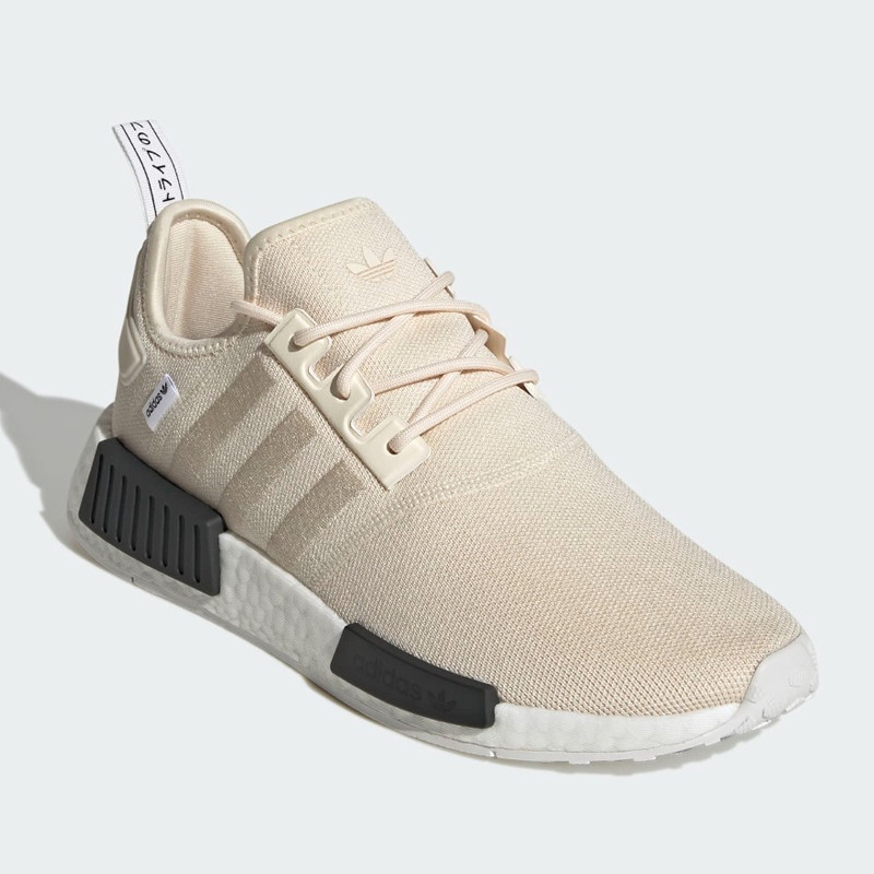 SEPATU SNEAKERS ADIDAS NMD_R1