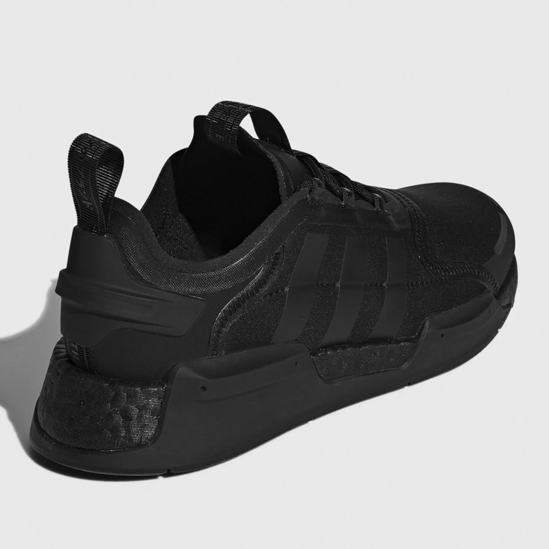 SEPATU SNEAKERS ADIDAS NMD_R1 V3