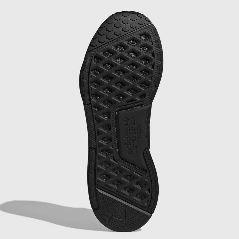 SEPATU SNEAKERS ADIDAS NMD_R1 V3