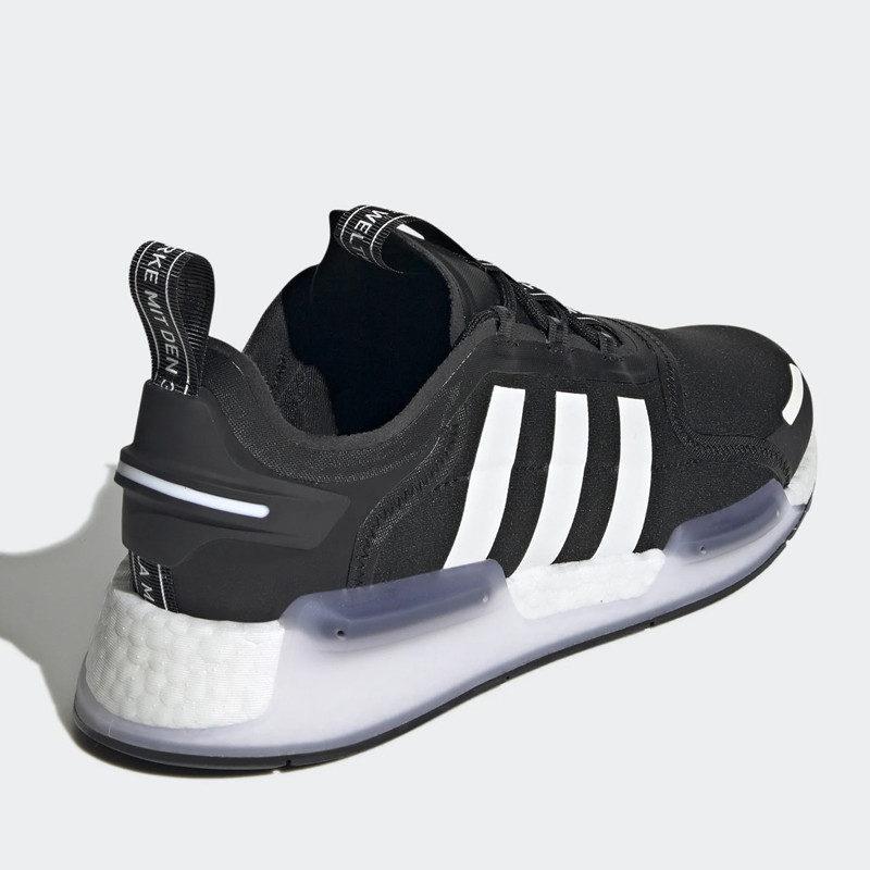 SEPATU SNEAKERS ADIDAS nmd_r1 v3