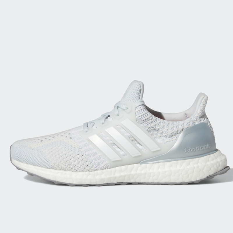 SEPATU LARI ADIDAS Wmns ULTRABOOST 5.0 DNA