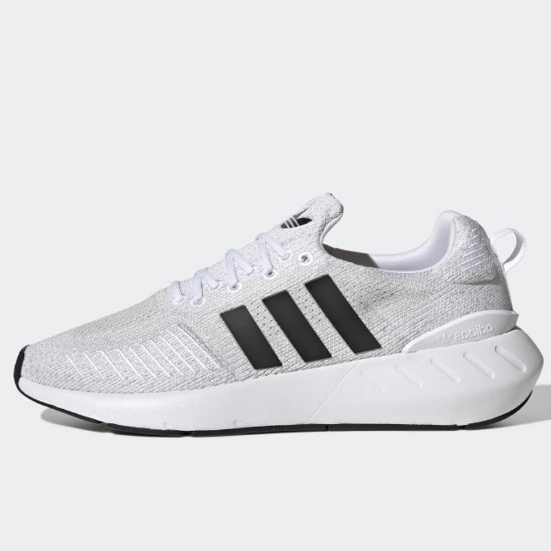 SEPATU LARI ADIDAS SWIFT RUN 22