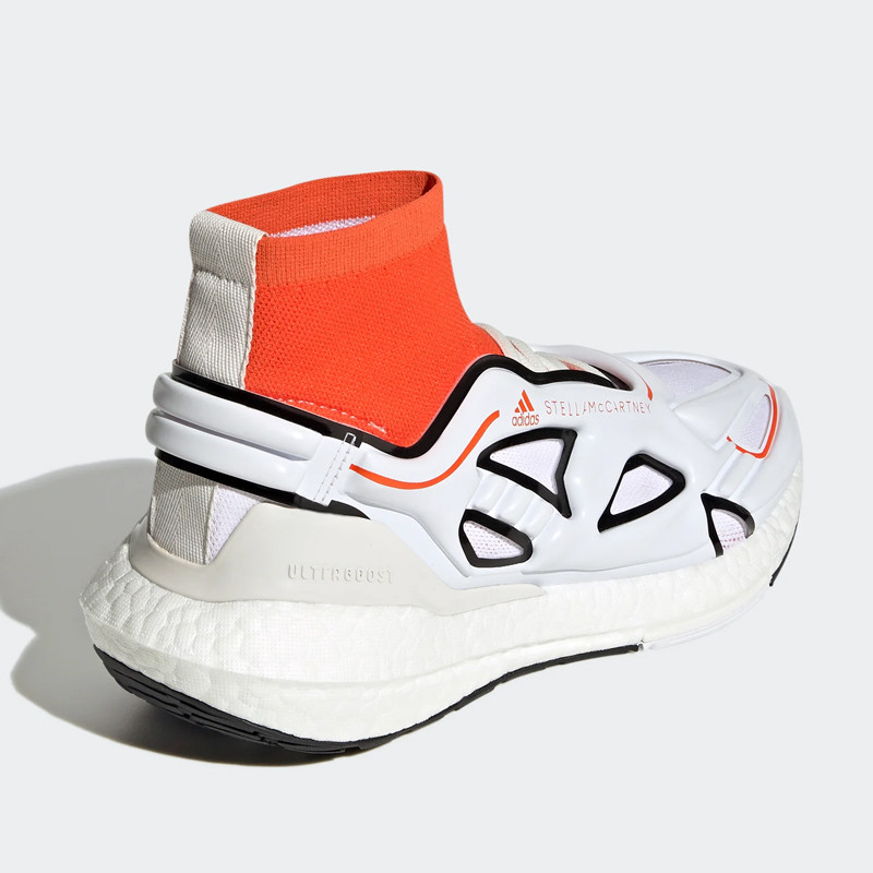 SEPATU LARI ADIDAS BY STELLA MCCARTNEY ULTRABOOST 22