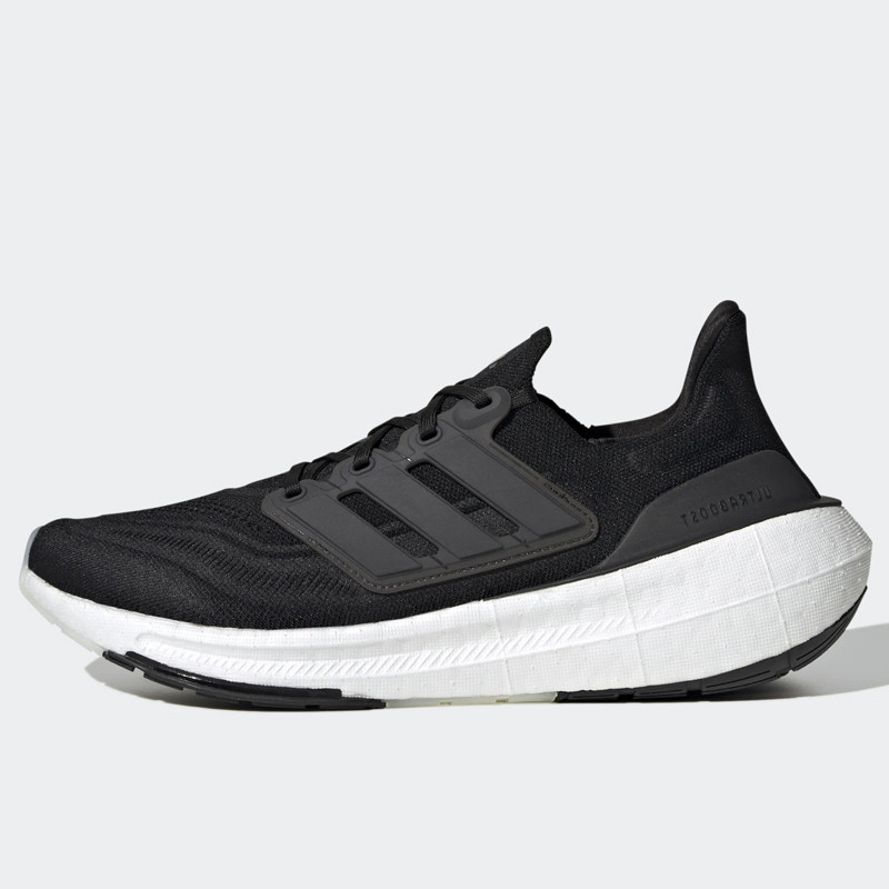 SEPATU LARI ADIDAS ULTRABOOST LIGHT