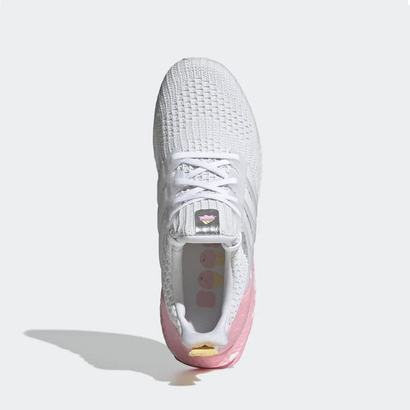 SEPATU LARI ADIDAS ULTRABOOST DNA