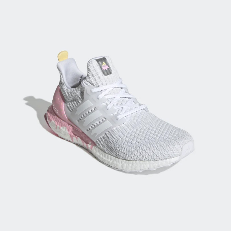 SEPATU LARI ADIDAS ULTRABOOST DNA