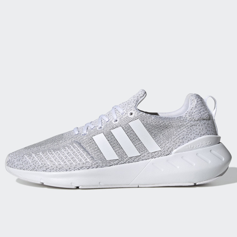 Sepatu Sneakers Adidas Swift Run 22 White