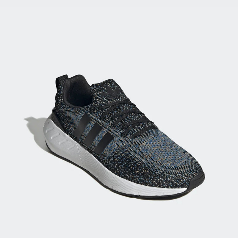 SEPATU LARI ADIDAS SWIFT RUN 22