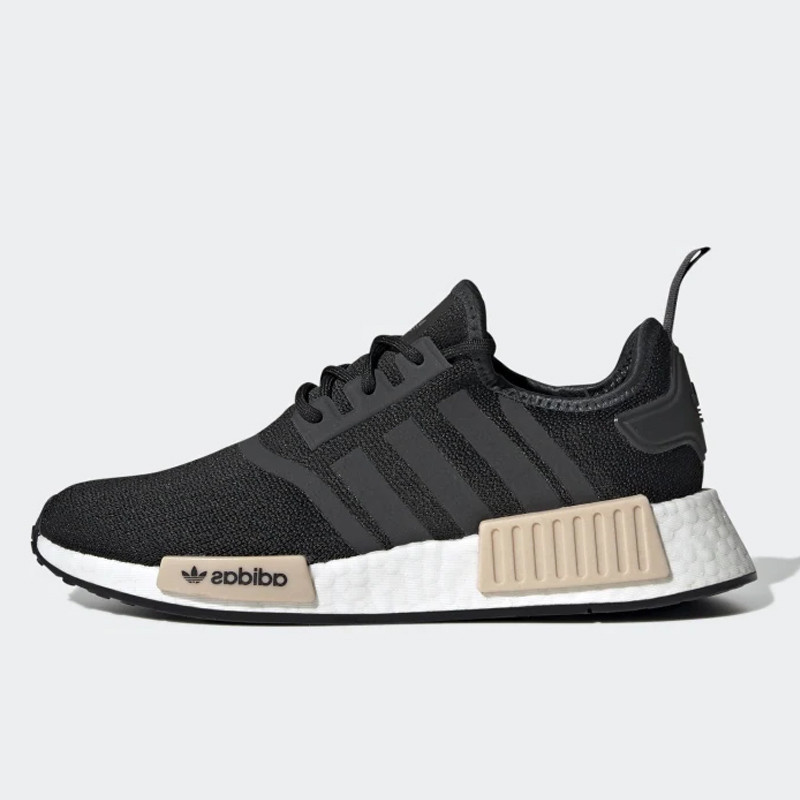 SEPATU SNEAKERS ADIDAS WMNS NMD_R1