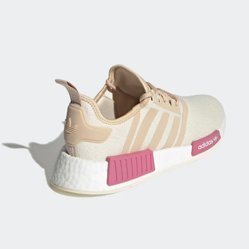 SEPATU SNEAKERS ADIDAS Wmns NMD_R1