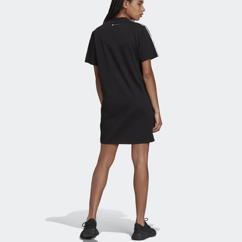 BAJU SNEAKERS ADIDAS MARIMEKKO TREFOIL PRINT INFILL TEE DRESS