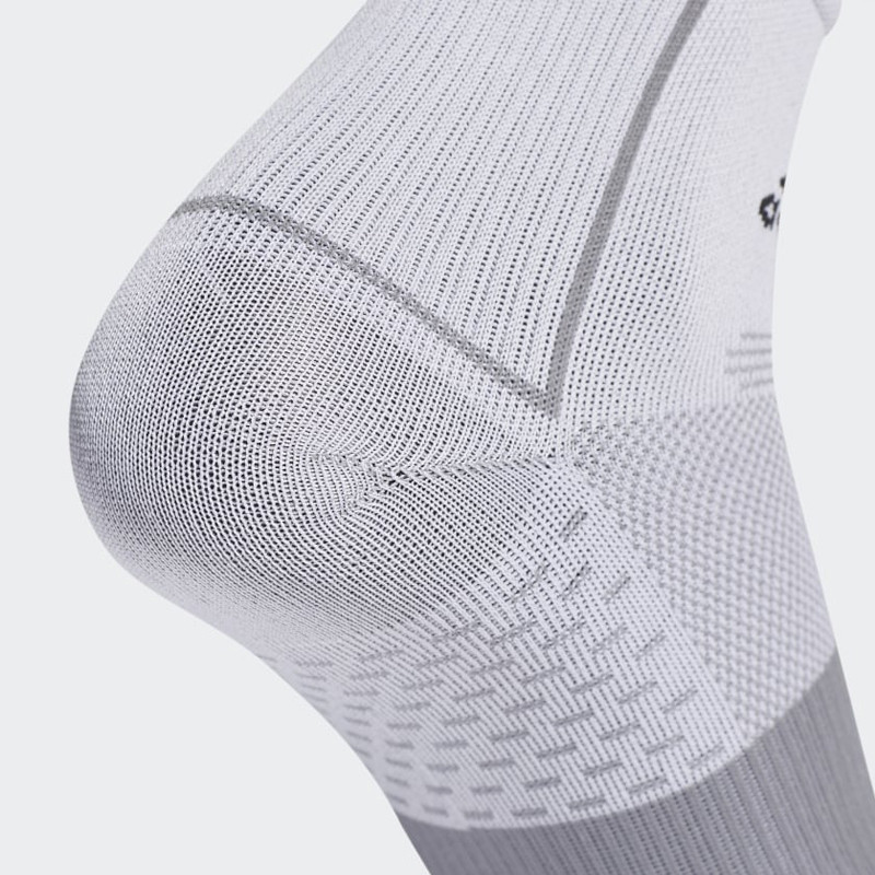 KAOS KAKI LARI ADIDAS Adizero Ultralight Quarter Performance Socks