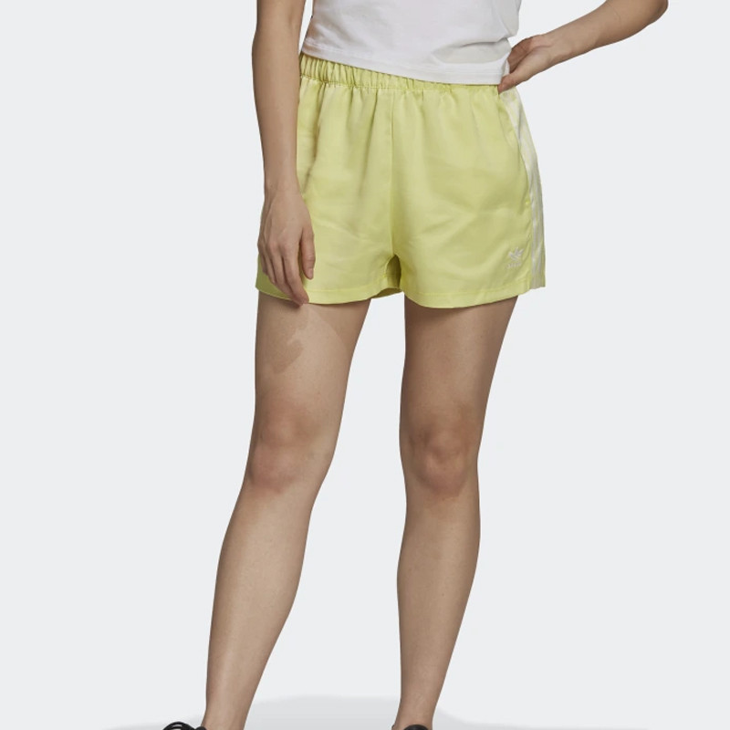 Wmns ADICOLOR CLASSICS SATIN SHORTS foto 2