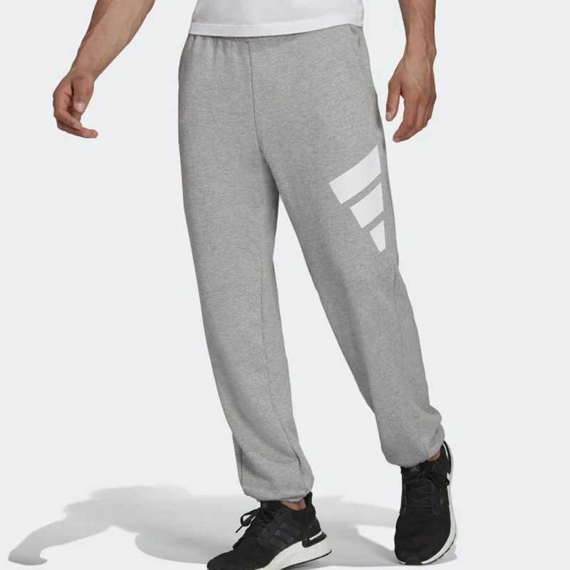 CELANA TRAINING ADIDAS FUTURE ICONS LOGO GRAPHIC PANTS