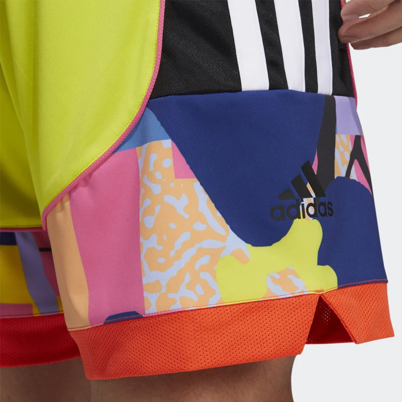 CELANA BASKET ADIDAS Pride Badge of Sport Basketball Shorts