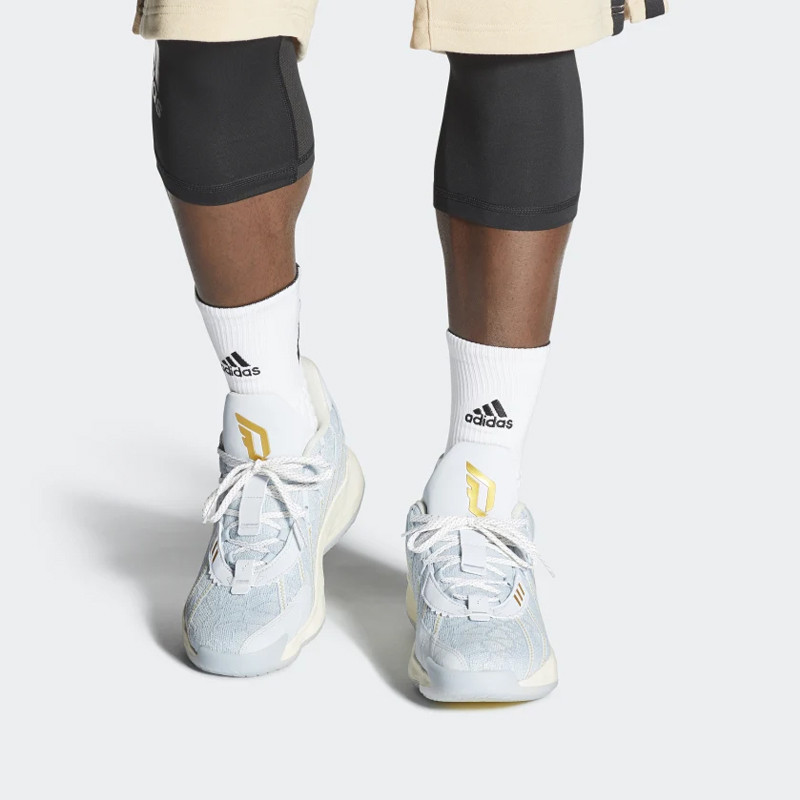 SEPATU BASKET ADIDAS Dame 7 Christmas