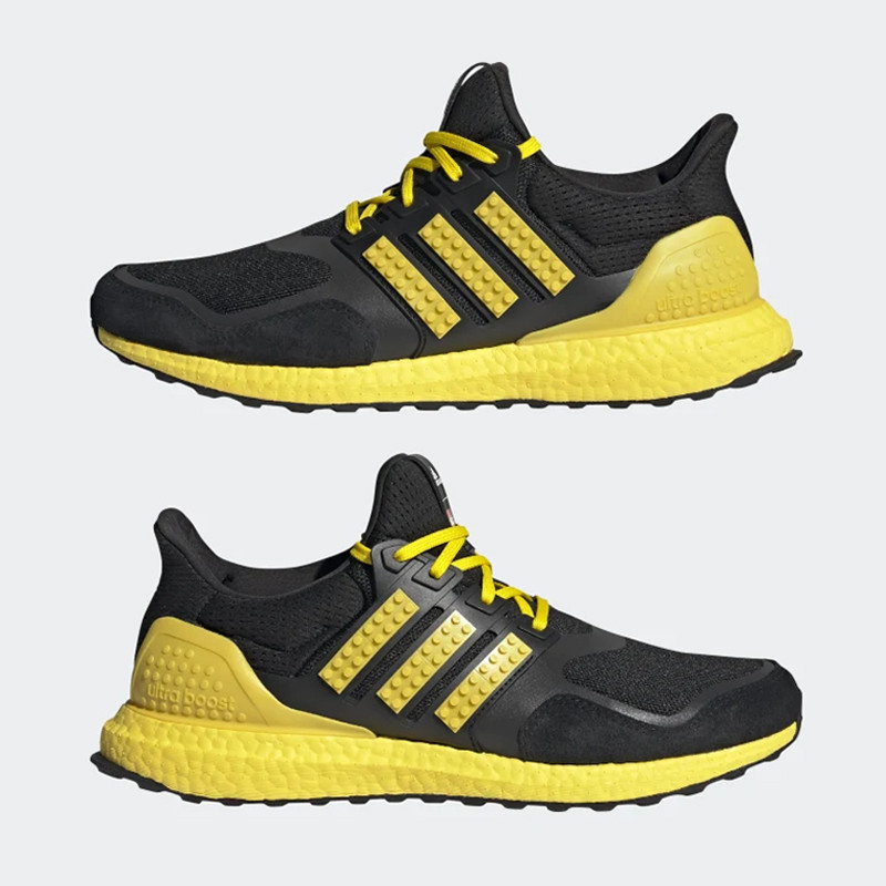 SEPATU LARI ADIDAS ULTRABOOST DNA X LEGO COLORS