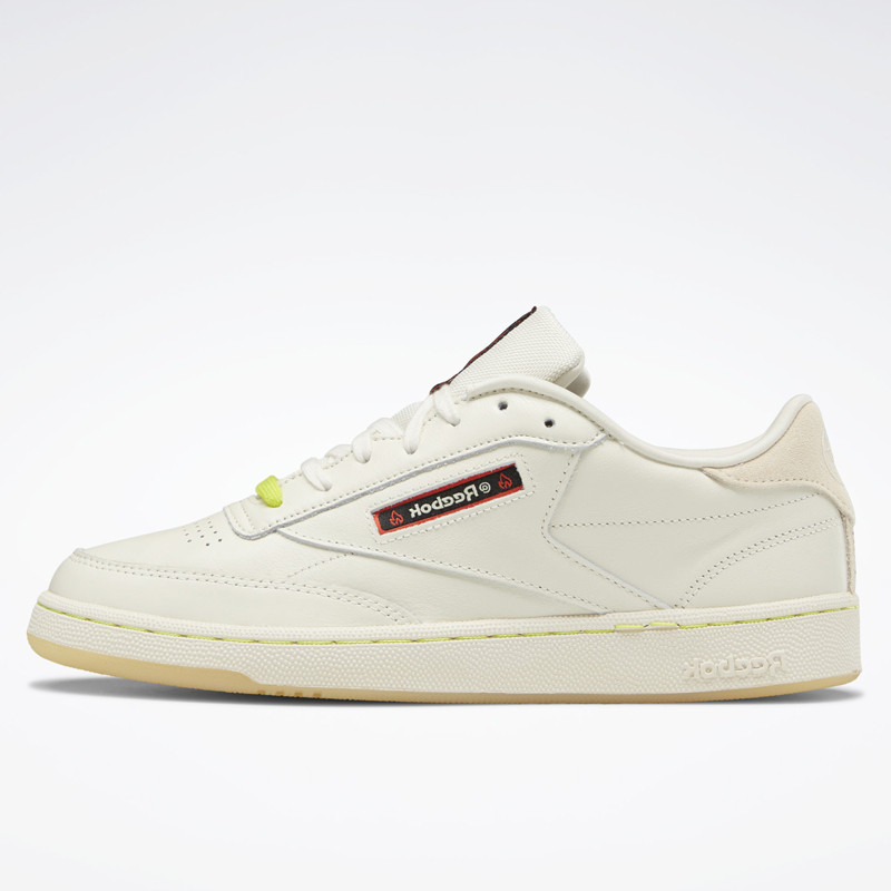 SEPATU SNEAKERS REEBOK Hot Ones Club C 85