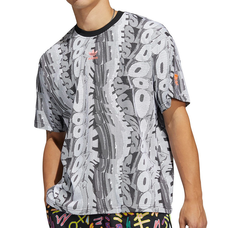 BAJU SNEAKERS ADIDAS LOVE UNITES DOODLE PRINT TEE (GENDER NEUTRAL)
