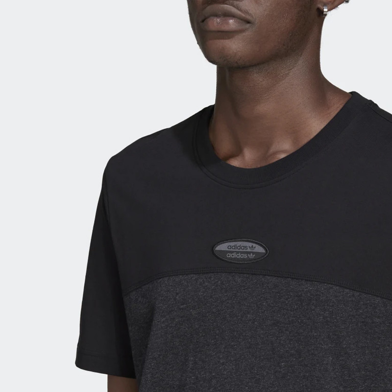 BAJU SNEAKERS ADIDAS R.Y.V. BASIC Tee
