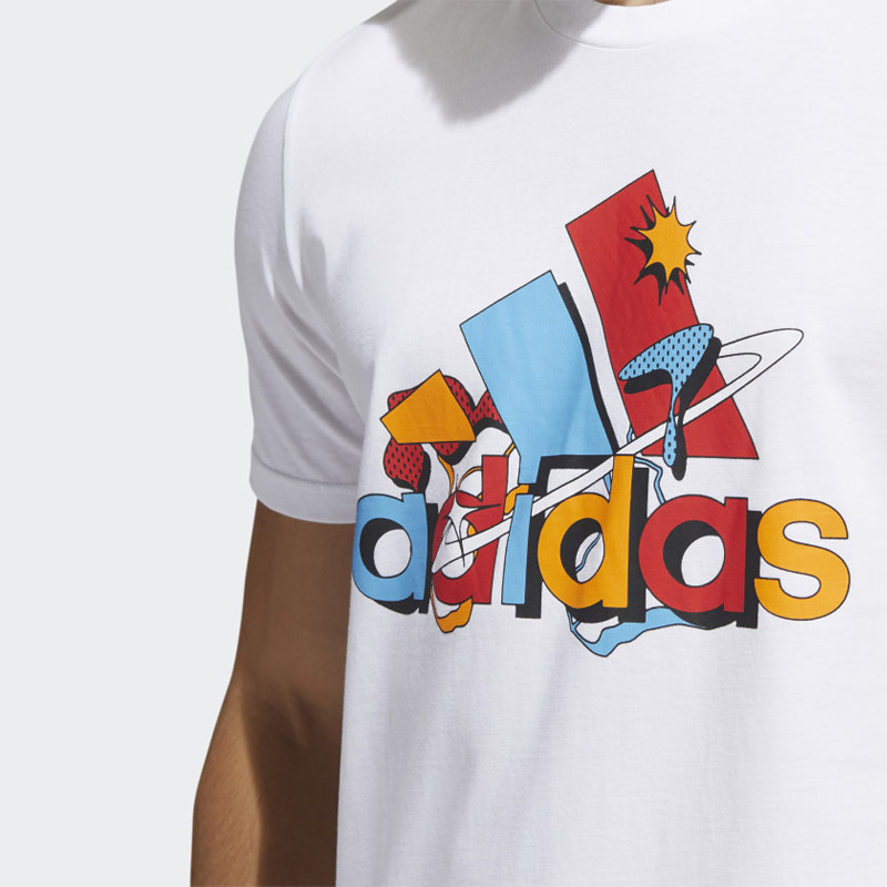 BAJU SNEAKERS ADIDAS Fluid Badge of Sport Graphic Tee