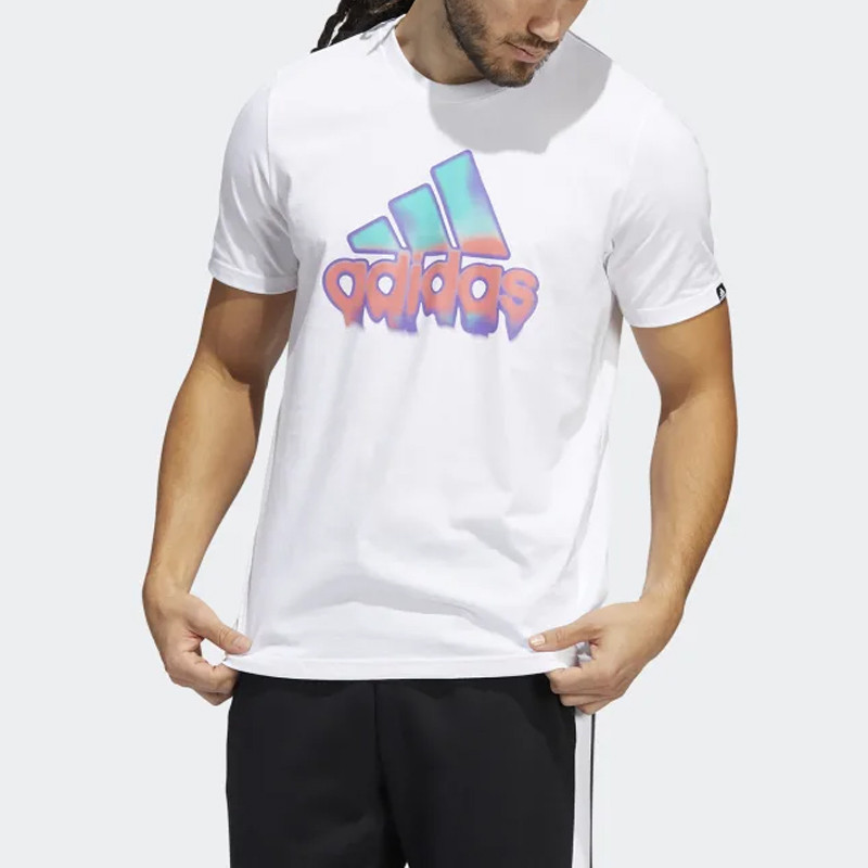 SUMMER HEAT BADGE OF SPORT GRAPHIC TEE foto 2
