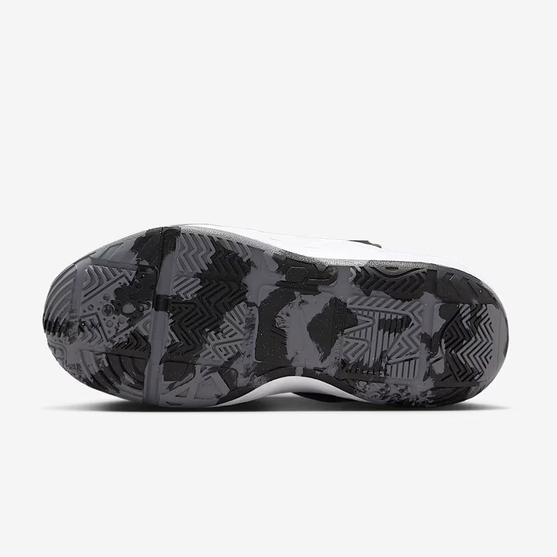 SEPATU BASKET NIKE Team Hustle D GS