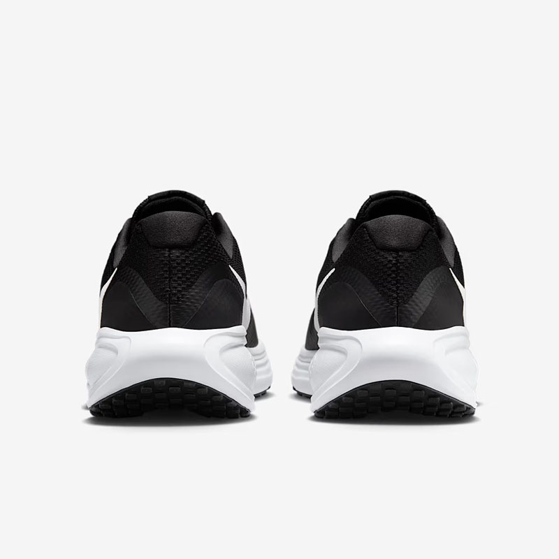 SEPATU LARI NIKE Revolution 8