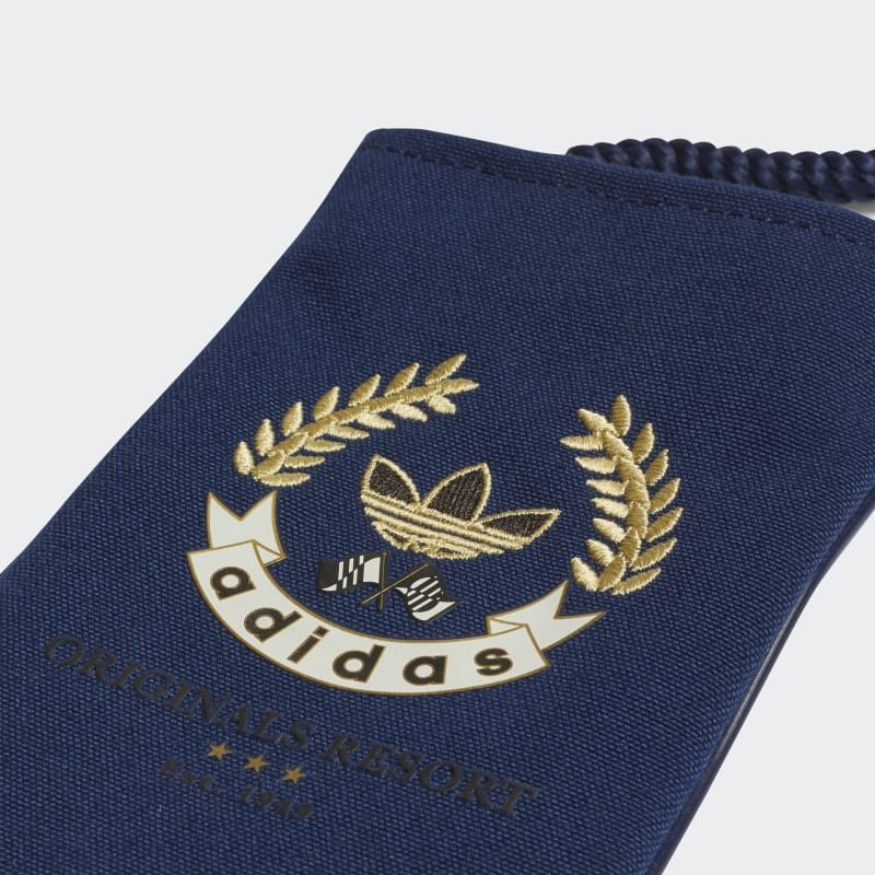 POUCH foto 2