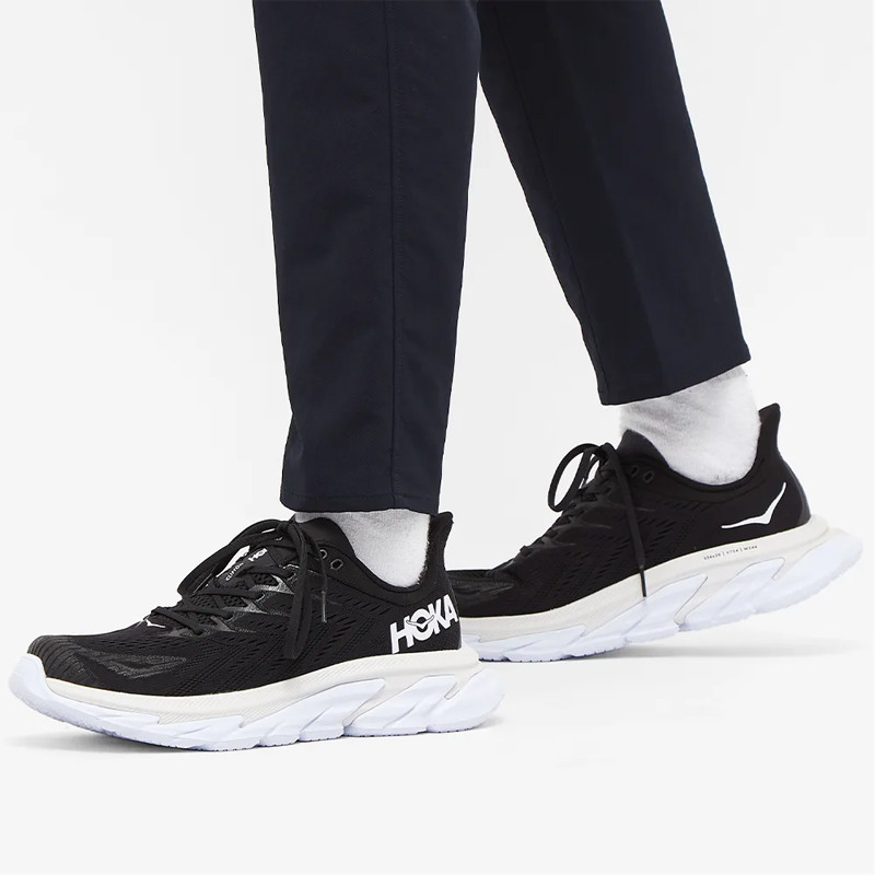 SEPATU LARI HOKA ONE ONE Clifton Edge