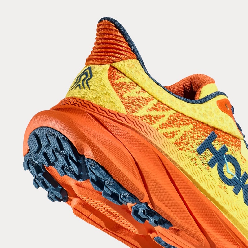 SEPATU TRAIL HOKA ONE ONE Challenger 7