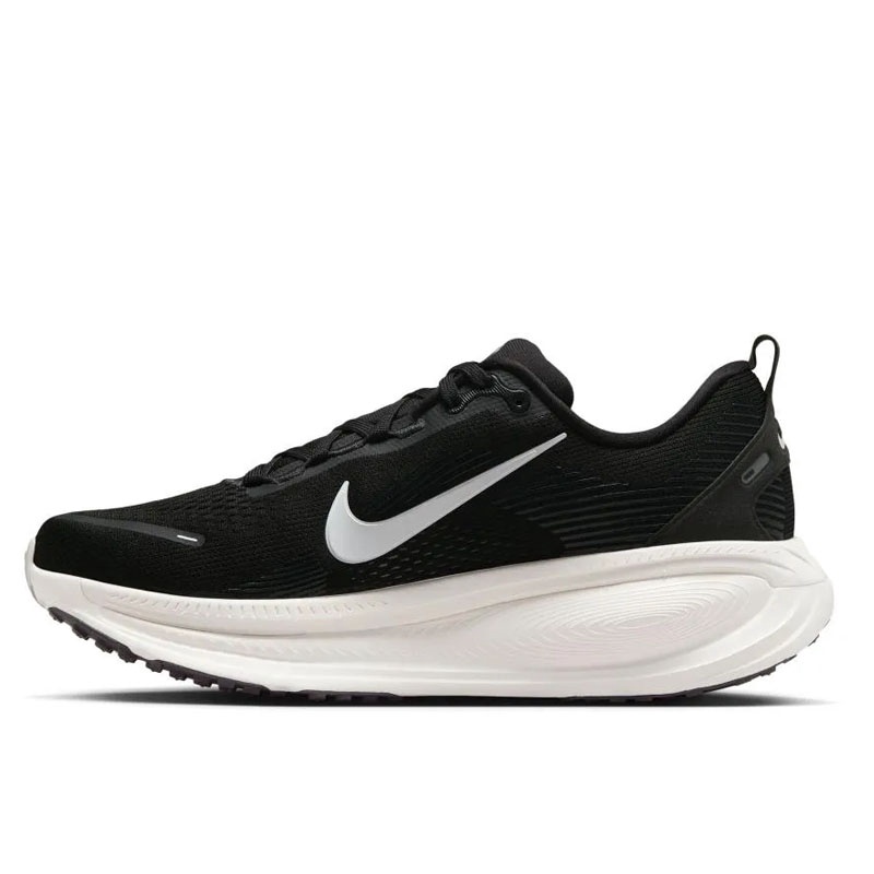 SEPATU LARI NIKE VOMERO 18